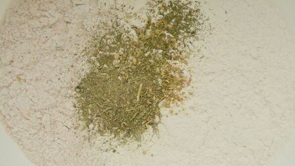 цельнозерновые сметанные треугольники с аппетитным рагу из индейки