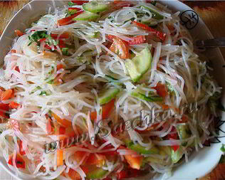 Рисовая лапша с овощами