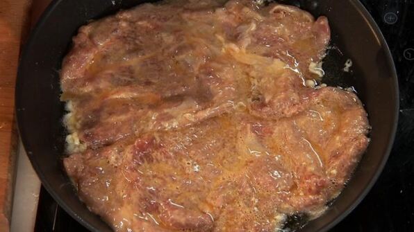 свиная отбивная с ризотто и яблочным чатни