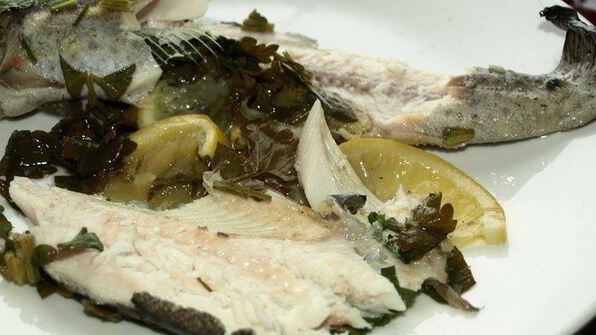 форель в имбирно-лимонном маринаде, запеченная в фольге