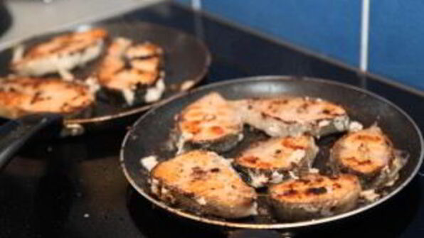 горбуша в сливочно-чесночном соусе