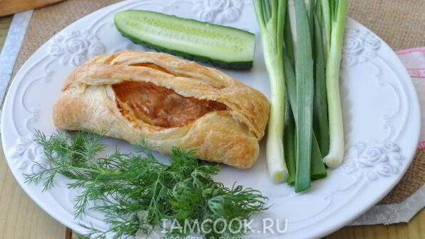 горбуша, запеченная в слоеном тесте