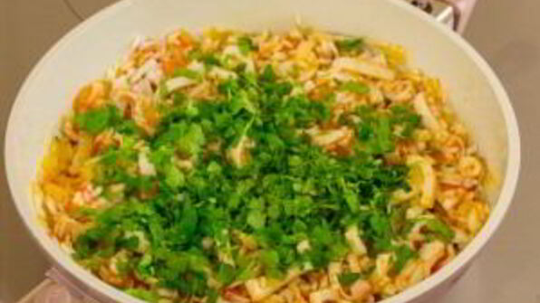 кальмары с рисом и помидорами