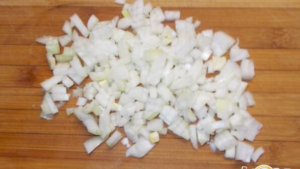 хек с авокадо и горошком, запеченный под бешамелем