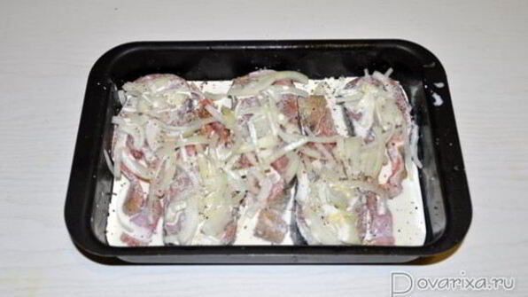 красная рыба, запеченная в сливках