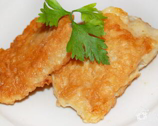 Рыба, жаренная в яйце