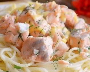 Семга в сливочном соусе с приправами и зеленью