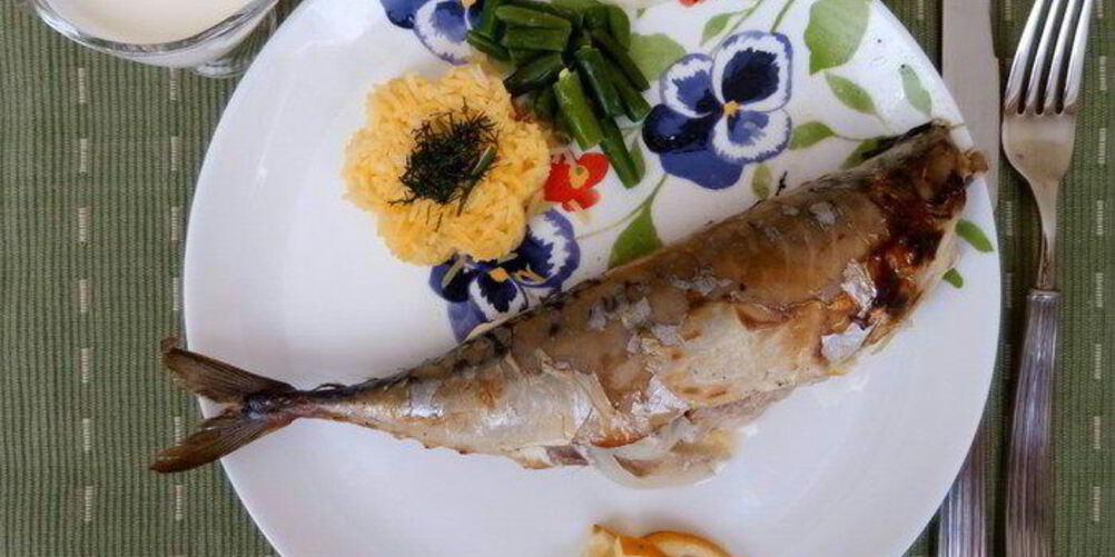 Рецепт скумбрии с лимоном и луком