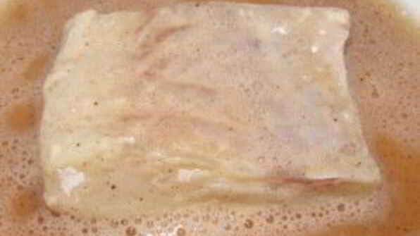 треска жареная в яйце