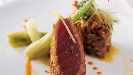 Тунец с перцем и апельсиновой водой