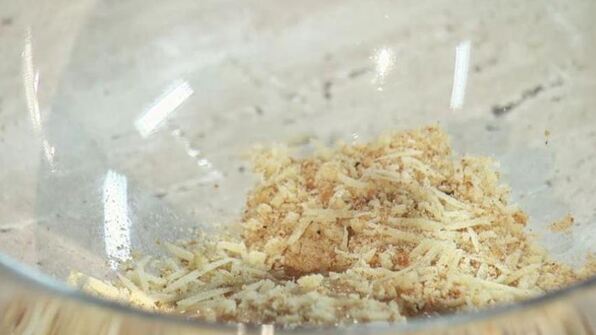 запеченная треска с лапшой из кабачков и с соусом из авокадо