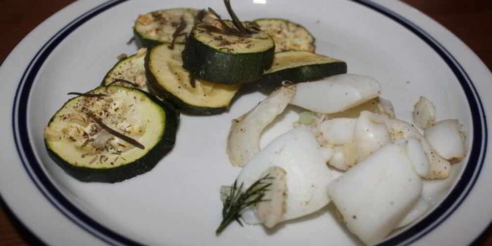 Рецепт запеченной в фольге каракатица с кабачками
