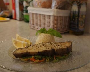 Запеченый палтус на овощной подушке