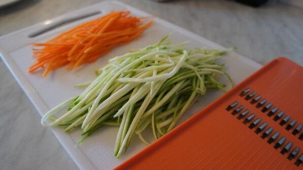 запеченый палтус на овощной подушке