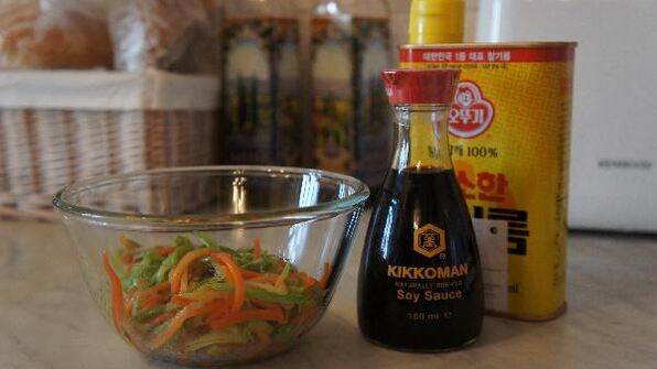 запеченый палтус на овощной подушке