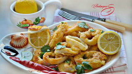 Жареные кольца кальмаров в нутовом кляре