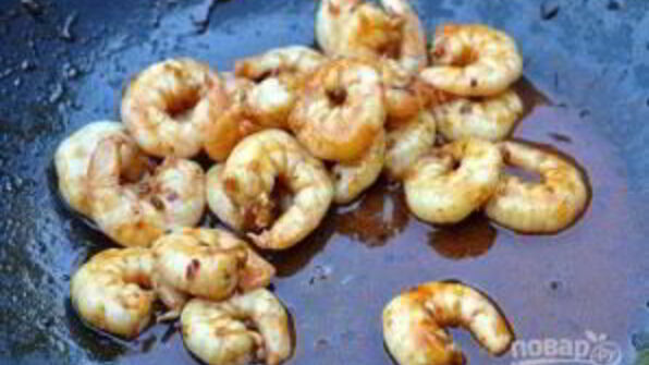 жареные креветки в авокадо