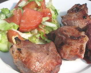 Ароматный шашлык на гранатовом соке