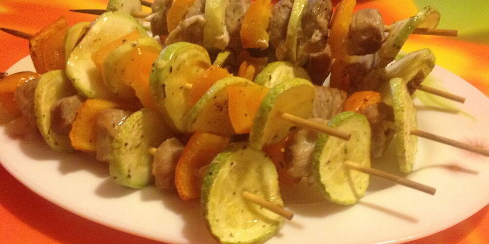 Рецепт куриных шашлычков на шпажках с овощами