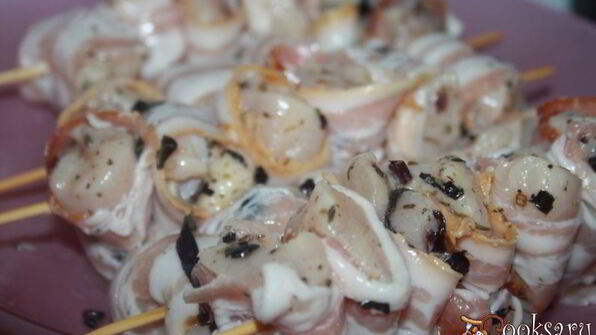 куриные шашлыки в беконе