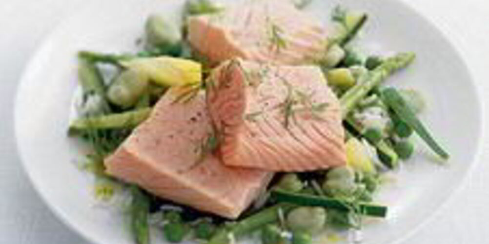 Рецепт рыбных шашлычков со сладким горошком и лайм-майонезом на пару