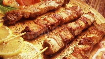 Шашлык из баранины на маринаде из белого вина по-гречески