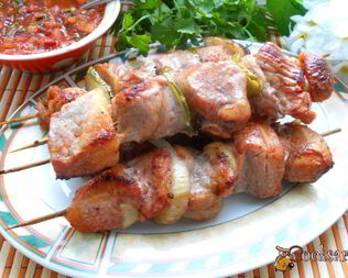 Шашлык из свинины в томатном маринаде в духовке