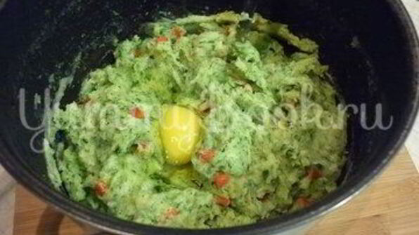 зеленые сырно-картофельные шашлычки на шпажках