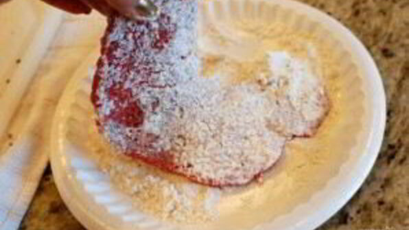 говяжий стейк с молочной подливой