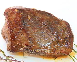 Стейк из говядины с розмарином и тимьяном