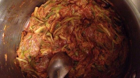 стейк из тунца с черемшой