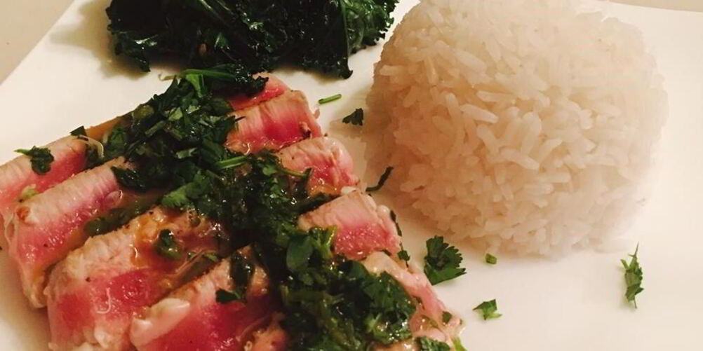 Рецепт стейка из тунца с масляным соусом васаби