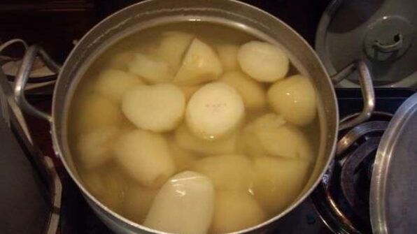 стейки на решетке и картошка-трясучка