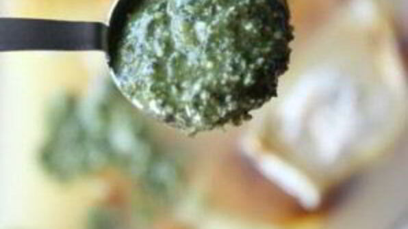 суп с куриными грудками, ньокки и соусом песто