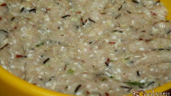 фаршированные перцы и тефтели со свининой, курицей и кабачком