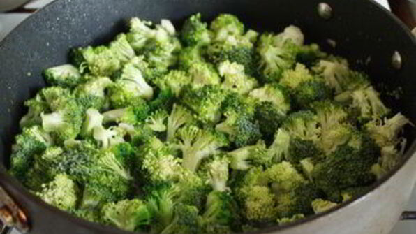 куриные тефтели с брокколи в китайском стиле