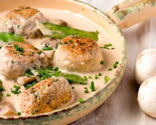 Мясные тефтели в грибном соусе