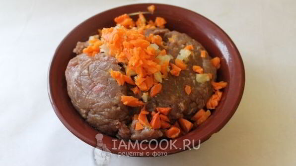 тефтели мясные в сметанно-томатном соусе