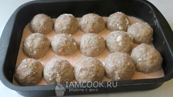 тефтели мясные в сметанно-томатном соусе