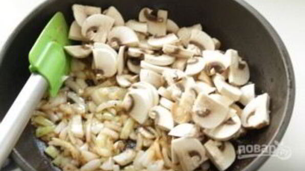 тефтели под грибным соусом