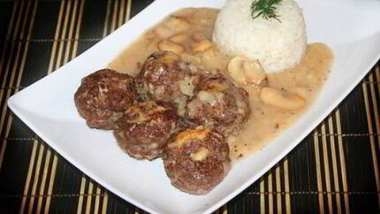 Тефтели Российские с грибами и гарниром