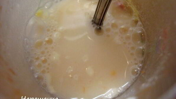 тефтели с грибами, запеченные в духовке в томатно-сметанном соусе