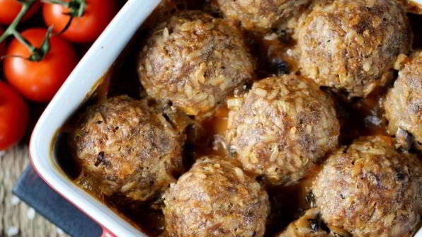 тефтели с рисом в духовке с подливкой