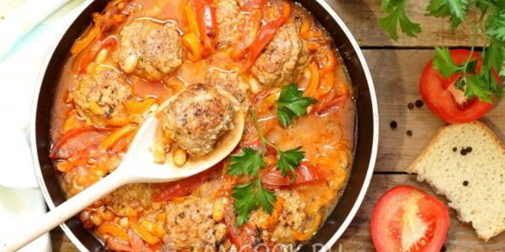 Рецепт тефтелей в томате с фасолью и перцем