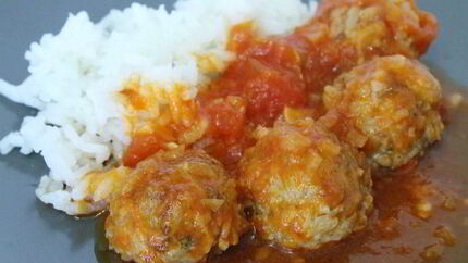 Тефтели в томатно-винном соусе