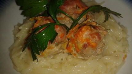 Запеченные тефтельки в сметанном соусе