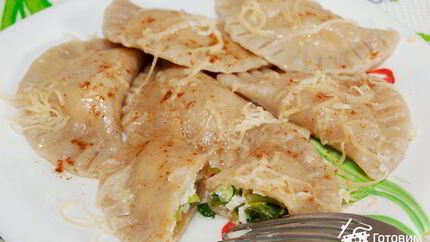 Вареники из ржаного теста с творогом и черемшой