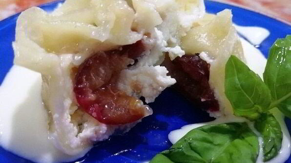 вареники с черешней и творогом