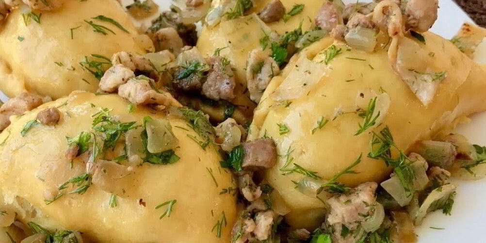 Рецепт вареников с капустой на пару с зажаркой