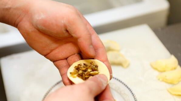 вареники с курицей и грибами